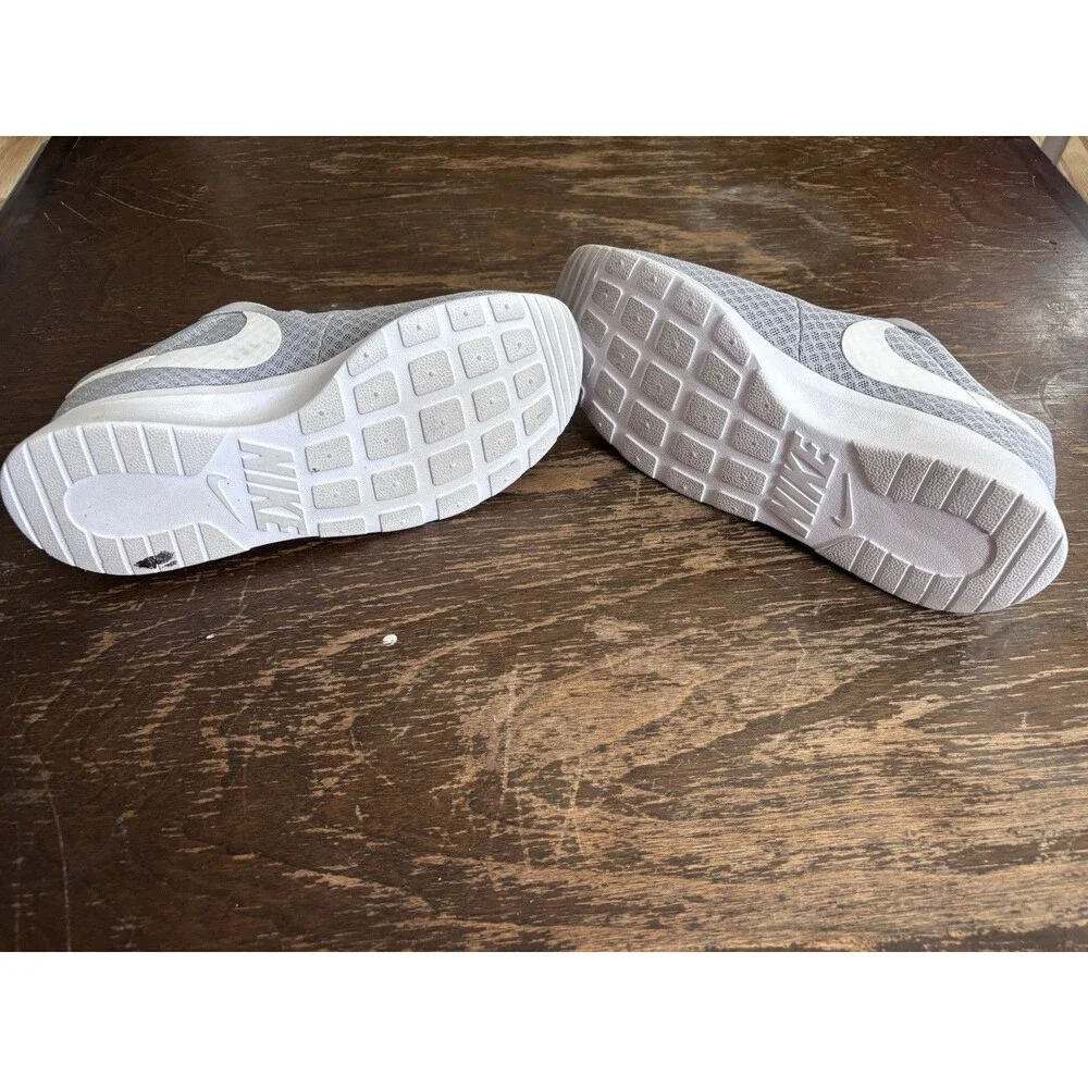 Nike Tanjun Wolf Grey White Womens Running Sneakers Shoes Size 7